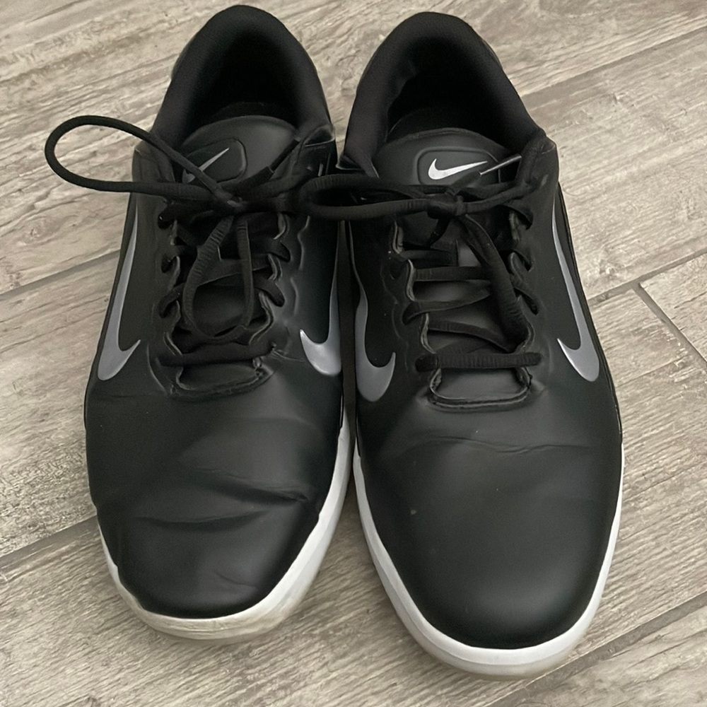 Mens Nike golf shoe